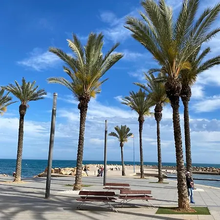 Amazing 2-bedrooms With Pool Center *